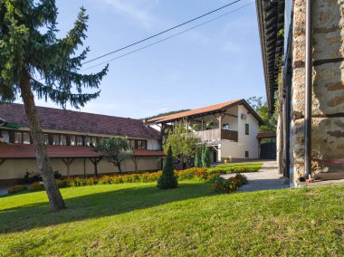 Sırbistan 'ın Ortaçağ Temski manastırının panoramik manzarası Aziz George, Pirot Bölgesi