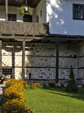 Sırbistan 'ın Ortaçağ Temski manastırının panoramik manzarası Aziz George, Pirot Bölgesi