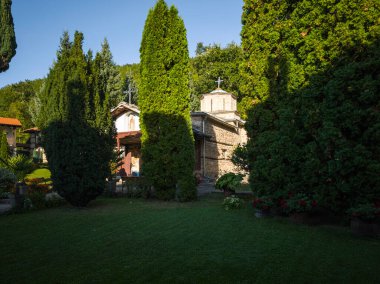 Sırbistan 'ın Ortaçağ Temski manastırının panoramik manzarası Aziz George, Pirot Bölgesi