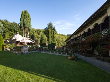 Sırbistan 'ın Ortaçağ Temski manastırının panoramik manzarası Aziz George, Pirot Bölgesi