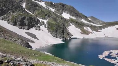 Bulgaristan 'ın Yedi Rila Gölü yakınlarındaki Rila Dağı' nın muhteşem manzarası