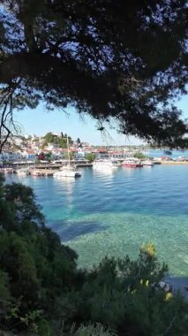 Skiathos Town, Sporades, Thessaly, Yunanistan 'ın inanılmaz kıyı şeridi manzarası