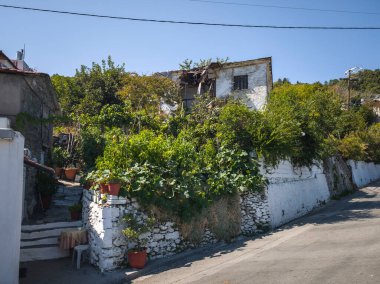 Yunanistan 'ın Pelion Dağı' ndaki Makrirrachi Köyü 'nün inanılmaz manzarası
