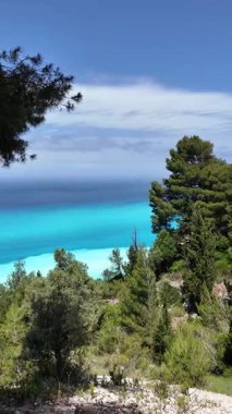 Yunanistan 'ın İyon Adaları' ndaki Egremni Sahili yakınlarındaki Lefkada Sahili 'nin Muhteşem Panoraması