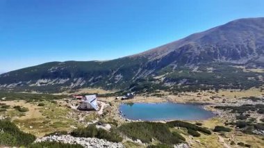 Musalenski göllerinin muhteşem yaz manzarası, Rila dağı, Bulgaristan