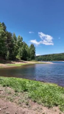 Sırbistan 'ın Vlasina Gölü' nün Muhteşem Yaz Panoraması