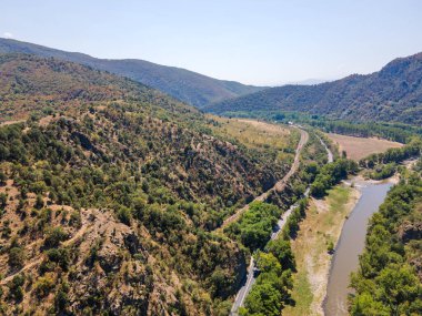 Bulgaristan 'ın Kresna Vadisi' nden geçen Struma Nehri 'nin şaşırtıcı hava manzarası