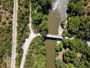 Bulgaristan 'ın Kresna Vadisi' nden geçen Struma Nehri 'nin şaşırtıcı hava manzarası