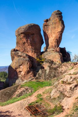 Belogradchik Kayalıkları, Vidin Bölgesi, Bulgaristan 'ın İnanılmaz Sonbahar Manzarası