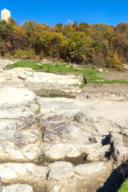 Bulgaristan 'ın Kardzhali Bölgesi, Perperikon antik Trakya kentinin sonbahar manzarası