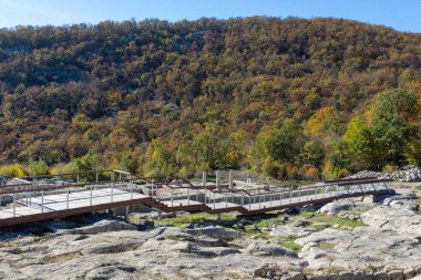 Bulgaristan 'ın Kardzhali Bölgesi, Perperikon antik Trakya kentinin sonbahar manzarası