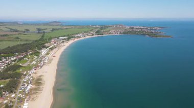 Bulgaristan 'ın Burgaz Bölgesi' nin Sozopol kasabası yakınlarındaki Gradina (Bahçe) plajının havadan manzarası 