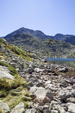 Bulgaristan 'ın Musala tepesi çevresindeki Rila Dağı' nın İnanılmaz Yaz Manzarası