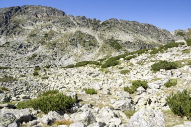 Bulgaristan 'ın Musala tepesi çevresindeki Rila Dağı' nın İnanılmaz Yaz Manzarası