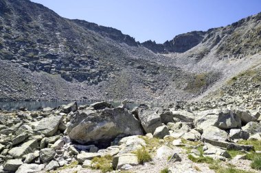 Bulgaristan 'ın Musala tepesi çevresindeki Rila Dağı' nın İnanılmaz Yaz Manzarası