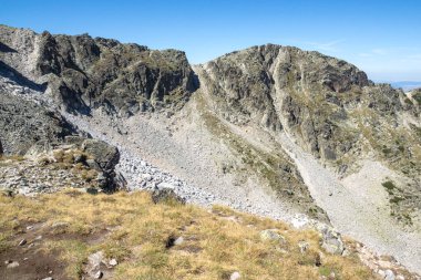 Bulgaristan 'ın Musala tepesi çevresindeki Rila Dağı' nın İnanılmaz Yaz Manzarası