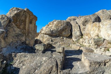 Bulgaristan 'ın Kardzhali Bölgesi, Perperikon antik Trakya kentinin sonbahar manzarası