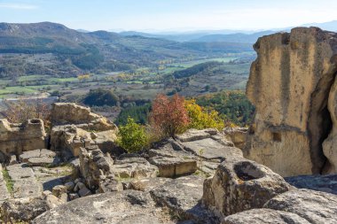 Bulgaristan 'ın Kardzhali Bölgesi, Perperikon antik Trakya kentinin sonbahar manzarası