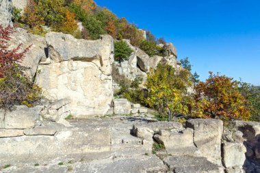 Bulgaristan 'ın Kardzhali Bölgesi, Perperikon antik Trakya kentinin sonbahar manzarası
