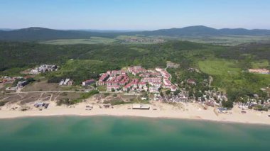 Bulgaristan 'ın Burgaz Bölgesi Smokinya Sahili yakınlarındaki Karadeniz kıyılarının hava manzarası 