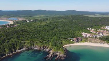 Bulgaristan 'ın Burgaz Bölgesi Smokinya Sahili yakınlarındaki Karadeniz kıyılarının hava manzarası 