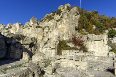 Bulgaristan 'ın Kardzhali Bölgesi, Perperikon antik Trakya kentinin sonbahar manzarası