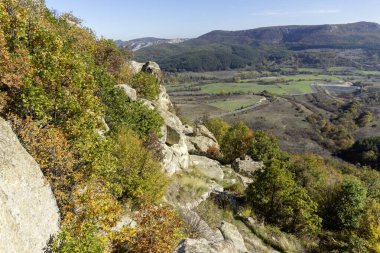 Bulgaristan 'ın Kardzhali Bölgesi, Perperikon antik Trakya kentinin sonbahar manzarası