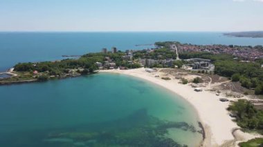 Bulgaristan 'ın Burgaz Bölgesi' ndeki Atliman Sahili ve Kiten yakınlarındaki Karadeniz Sahil manzarası 