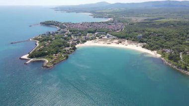 Bulgaristan 'ın Burgaz Bölgesi' ndeki Atliman Sahili ve Kiten yakınlarındaki Karadeniz Sahil manzarası 