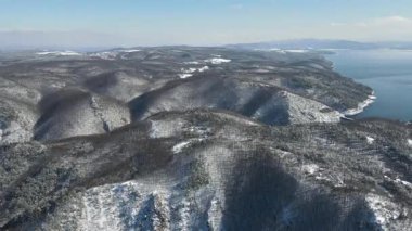 Bulgaristan 'ın Sofya kenti yakınlarındaki Iskar Barajı' nın hava manzarası