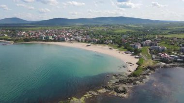 Bulgaristan 'ın Burgaz Bölgesi' ndeki Lozenets kasabası yakınlarındaki Karadeniz kıyılarının hava manzarası 