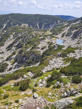Bulgaristan 'ın Yakoruda Gölleri yakınlarındaki Rila Dağı' nın İnanılmaz Yaz Manzarası