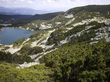 Bulgaristan 'ın Yakoruda Gölleri yakınlarındaki Rila Dağı' nın İnanılmaz Yaz Manzarası