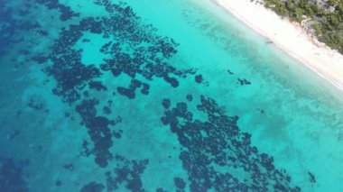 Lefkada 'nın Pefkoulia plajı yakınlarındaki inanılmaz hava manzarası, İyon Adaları, Yunanistan