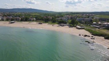 Bulgaristan 'ın Burgaz Bölgesi' ndeki Lozenets kasabası yakınlarındaki Karadeniz kıyılarının hava manzarası 