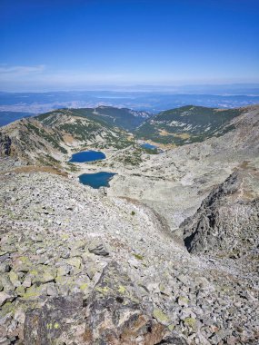 Musalenski göllerinin muhteşem yaz manzarası, Rila dağı, Bulgaristan