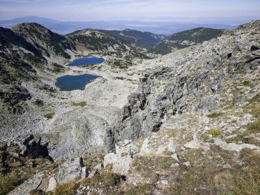 Musalenski göllerinin muhteşem yaz manzarası, Rila dağı, Bulgaristan