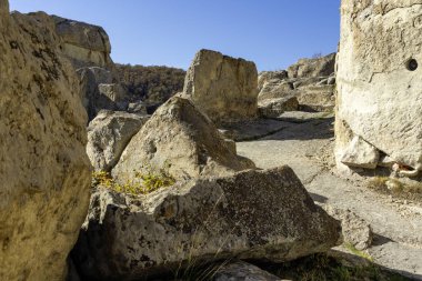 Bulgaristan 'ın Kardzhali Bölgesi, Perperikon antik Trakya kentinin sonbahar manzarası