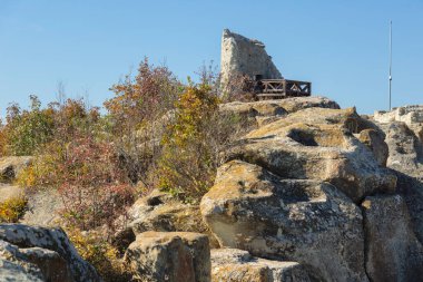 Bulgaristan 'ın Kardzhali Bölgesi, Perperikon antik Trakya kentinin sonbahar manzarası