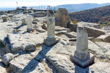 Bulgaristan 'ın Kardzhali Bölgesi, Perperikon antik Trakya kentinin sonbahar manzarası