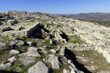Bulgaristan 'ın Kardzhali Bölgesi, Perperikon antik Trakya kentinin sonbahar manzarası