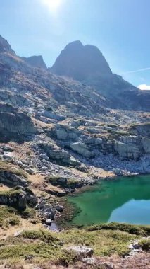 Bulgaristan 'ın Malyovitsa Gölleri yakınlarındaki Rila Dağı' nın sonbahar manzarası