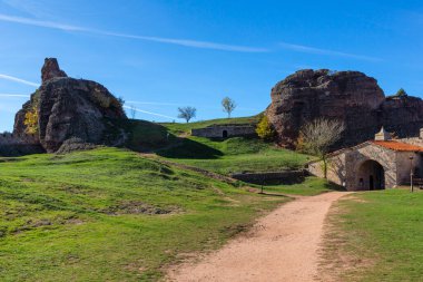 Belogradchik Kayalıkları, Vidin Bölgesi, Bulgaristan 'ın İnanılmaz Sonbahar Manzarası