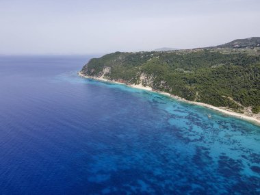 Lefkada 'nın Pefkoulia plajı yakınlarındaki inanılmaz hava manzarası, İyon Adaları, Yunanistan
