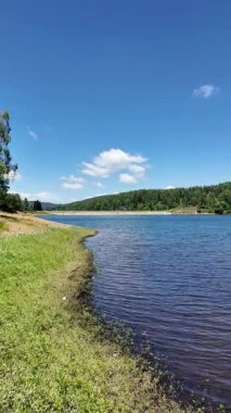 Sırbistan 'ın Vlasina Gölü' nün Muhteşem Yaz Panoraması