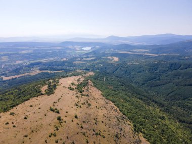 Rudina Dağı, Pernik Bölgesi, Bulgaristan 'ın İnanılmaz Yaz Manzarası