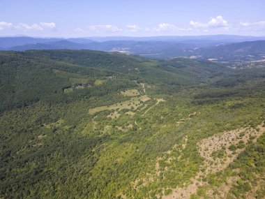 Rudina Dağı, Pernik Bölgesi, Bulgaristan 'ın İnanılmaz Yaz Manzarası