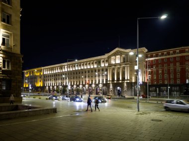 SOFYA, BULGARIA - 13 Eylül 2025: Bulgaristan 'ın Sofya Şehir Merkezi' nin panoramik gece manzarası