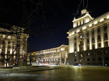 SOFYA, BULGARIA - 13 Eylül 2025: Bulgaristan 'ın Sofya Şehir Merkezi' nin panoramik gece manzarası