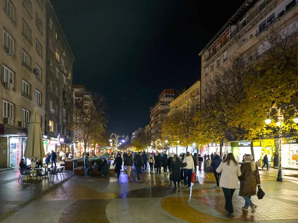 SOFYA, BULGARIA - 13 Eylül 2025: Bulgaristan 'ın Sofya Şehir Merkezi' nin panoramik gece manzarası